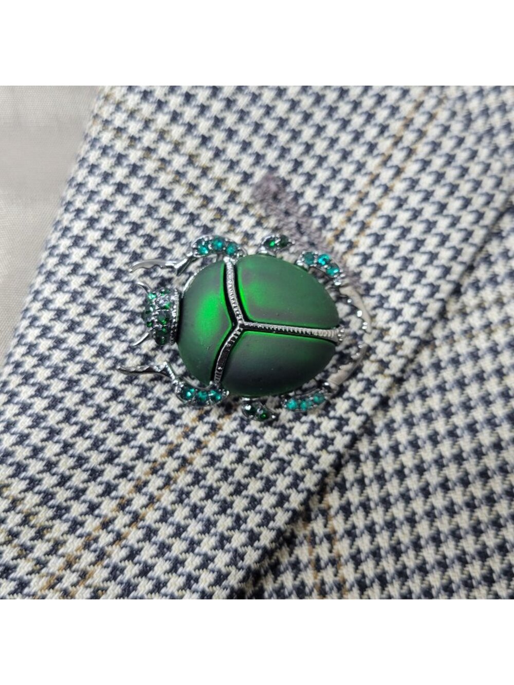 Vintage Vibes Green Beetle Brooch Scarab Pin Emerald Rhinestone Silver Tone 1.5" - Picture 1 of 5